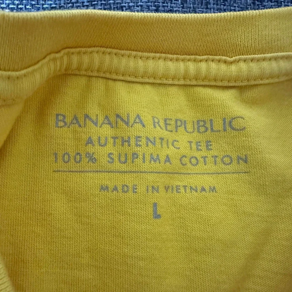Banana Republic Men's‎ L Authentic Tee